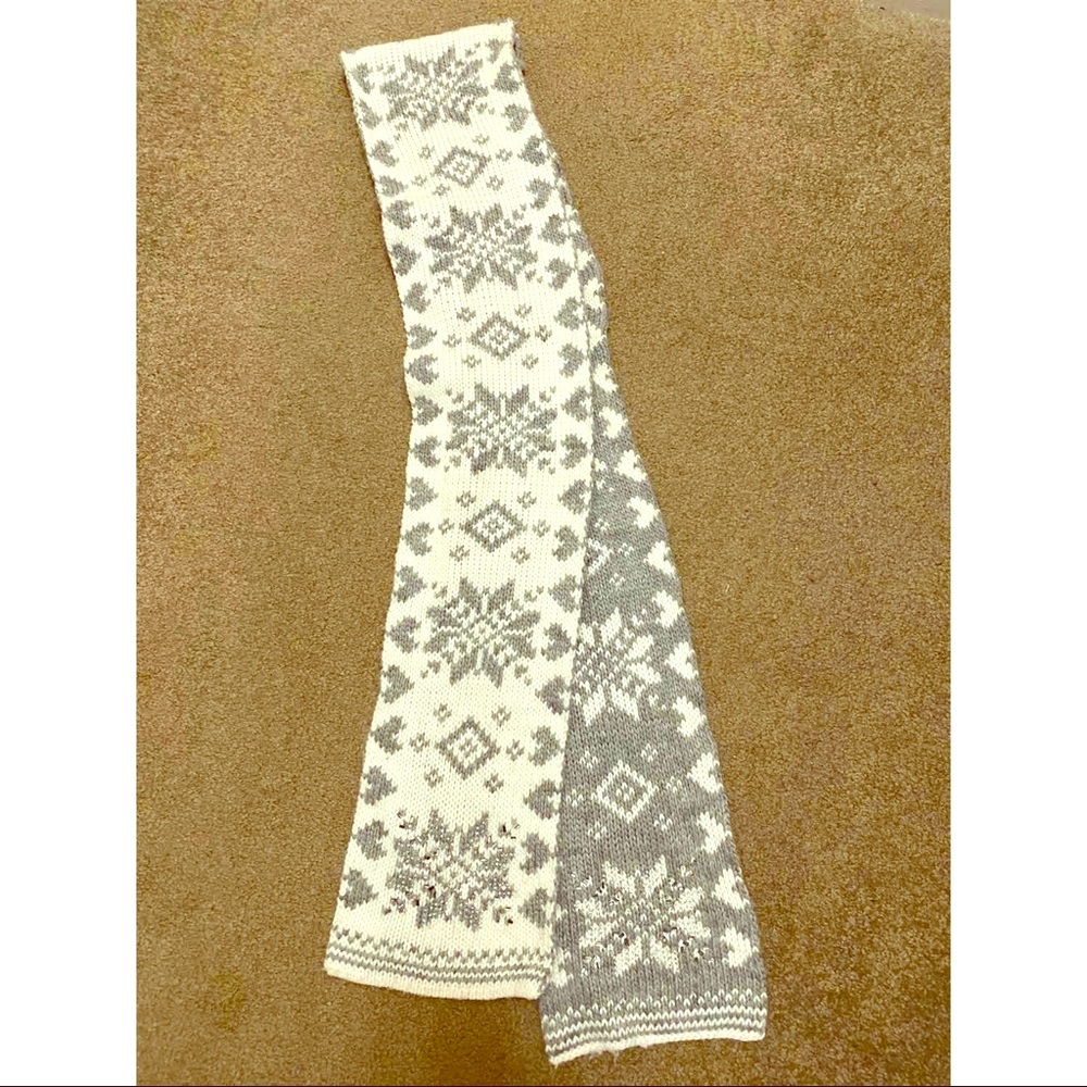 Sparkly snowflake scarf